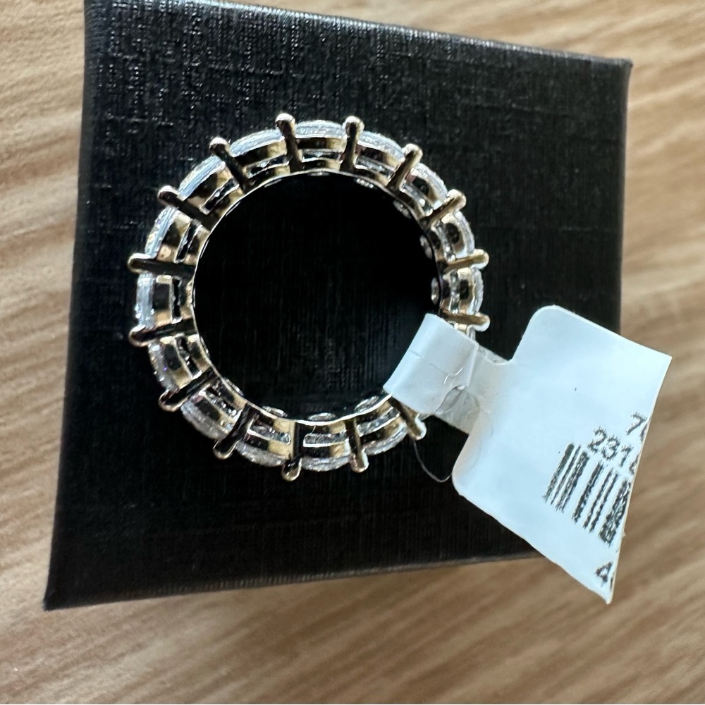 NWT 4.5ct Eternity Band - Round Solitaire Stones - Neiman Marcus - Size 6 - Picture 4 of 15